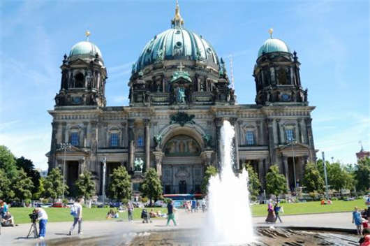 <a style='color:#2f2f2f;cursor:pointer;' href='/'>德國(guó)移民</a>柏林城市，上學(xué)參考大學(xué)一覽
