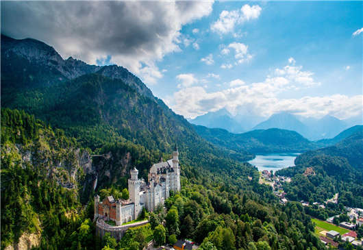 汽車行業必須打破傳統，開創新型汽車