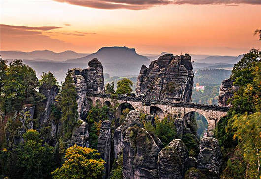 德國政策：新的庇護和移民法獲得批準