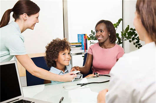 小孩申請移民要趁早，越早福利越好！